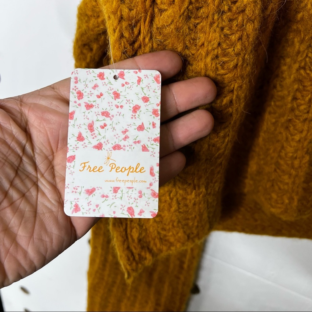 NEW Free People Alpine Pullover Sweater Cinnamon Toast Large - Picture 5 of 7